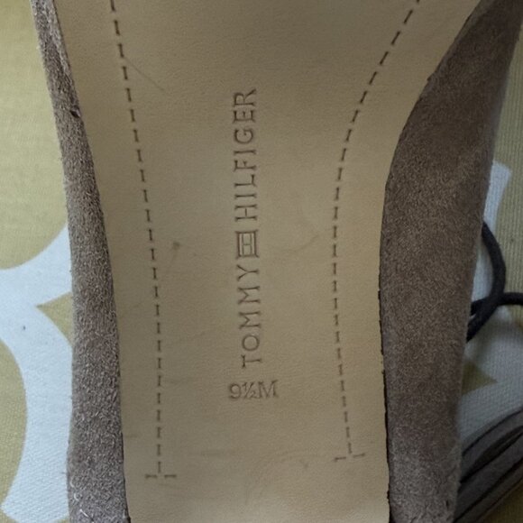 Tommy Hilfiger Brinley Suede Lace Up Booties, size 9.5M, 4" heel, 1" platform - Picture 13 of 15